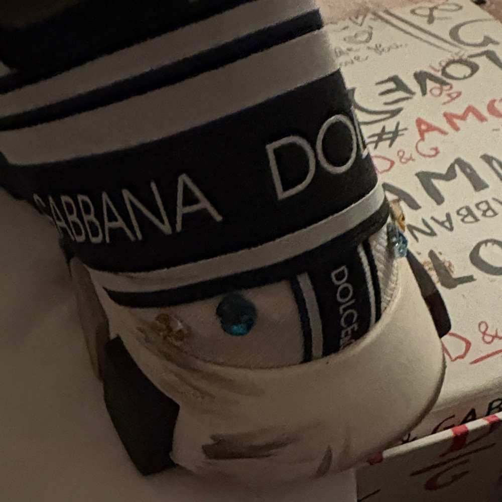 Dolce & Gabbana White and Black Box with Red Accents - Picture 7 of 7